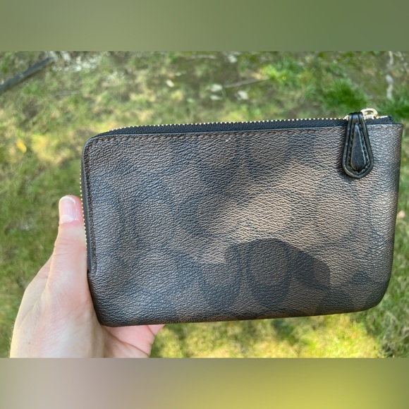 Coach wristlet - Picture 3 of 5